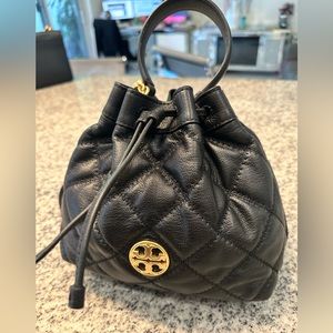 Tory Burch Willa Small Drawstring Bag (Black)